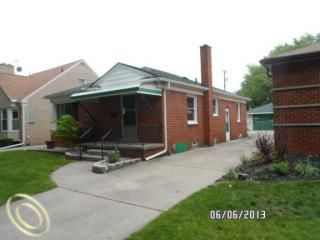 7836 Robinson Ave, Allen Park, MI 48101