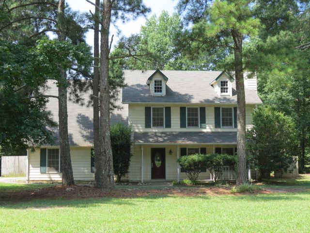 10998 Clearwater Dr, Hampton, GA 30228