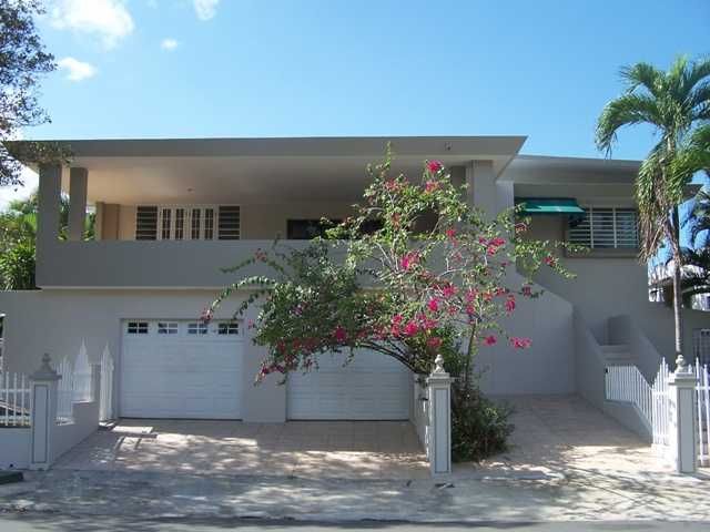 Urb Extencion Caparra Calle Genova B 13, Guaynabo, PR 00966