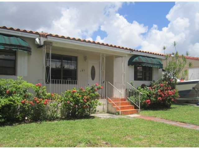 151 E 55th St, Hialeah, FL 33013