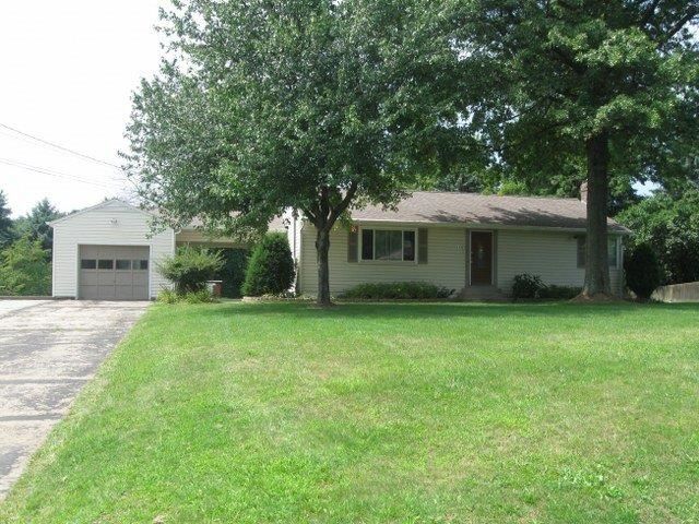 155 Emmet Dr, Beaver Falls, PA 15010