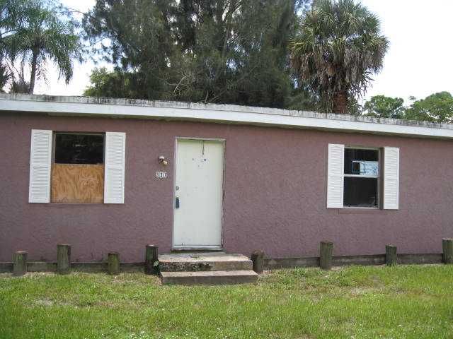 337 Monterey St, North Fort Myers, FL 33903