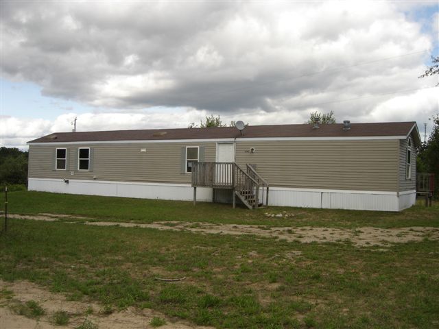 5700 E 80th St, Newaygo, MI 49337