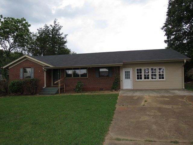 525 E Rasch Rd, Florence, AL 35633