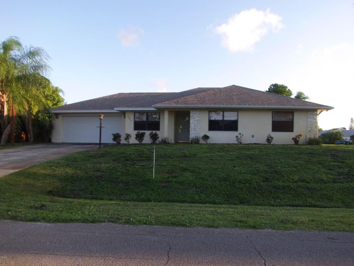 642 Se Delancey Ln, Port Saint Lucie, FL 34984