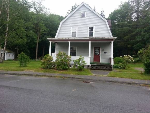 64 Woodland St, Claremont, NH 03743