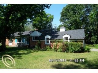 26745 Santa Barbara Dr, Southfield, MI 48076