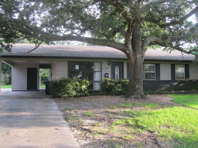 2216 Tucker Ave, Pascagoula, MS 39567