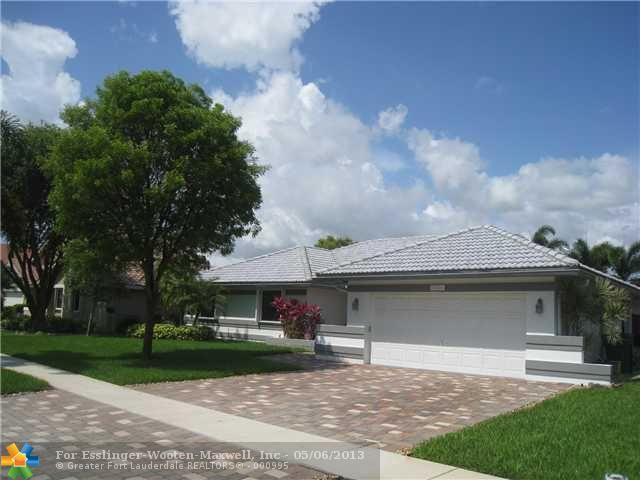 1741 W OAK KNOLL CIR, Fort Lauderdale, FL 33324