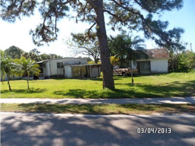 20520 Holiday Dr, Estero, FL 33928