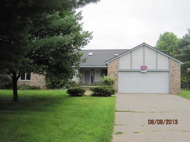 1375 Bogie Lake Rd, White Lake, MI 48383