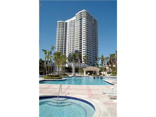 21200 POINT PL # 805, Miami, FL 33180