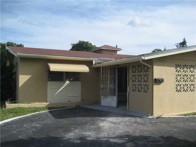 2031 N 56TH WY, Hollywood, FL 33021