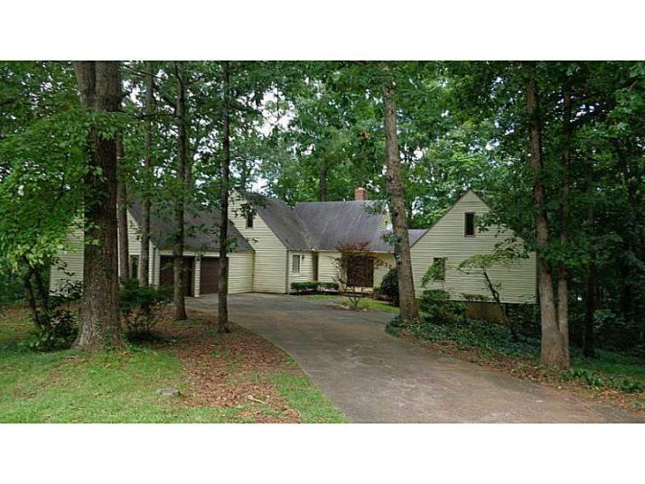 6032 Walden Pond Rd, Gainesville, GA 30506