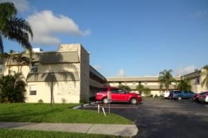 126 Sparrow Dr Apt 19a, West Palm Beach, FL 33411