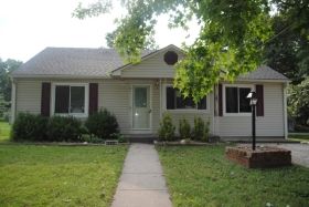 2912 S 29th St, Saint Joseph, MO 64503