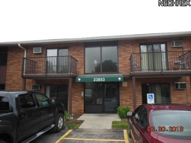 23853 David Dr Unit 105, North Olmsted, OH 44070