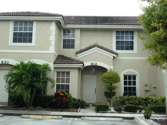 832 Summit Lake Dri, West Palm Beach, FL 33406