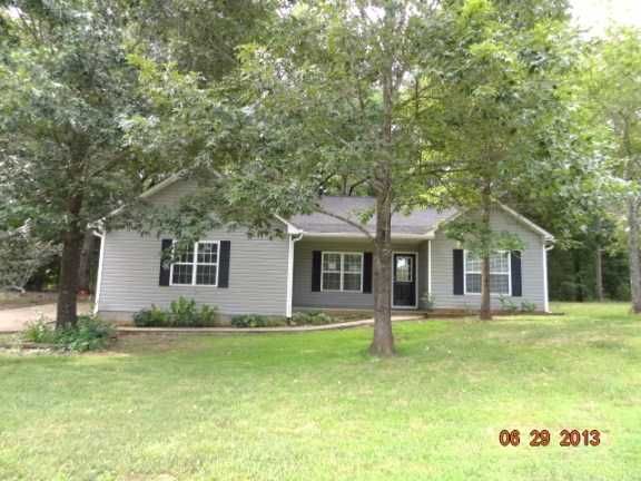 202 Beauclair Dr, Simpsonville, SC 29680