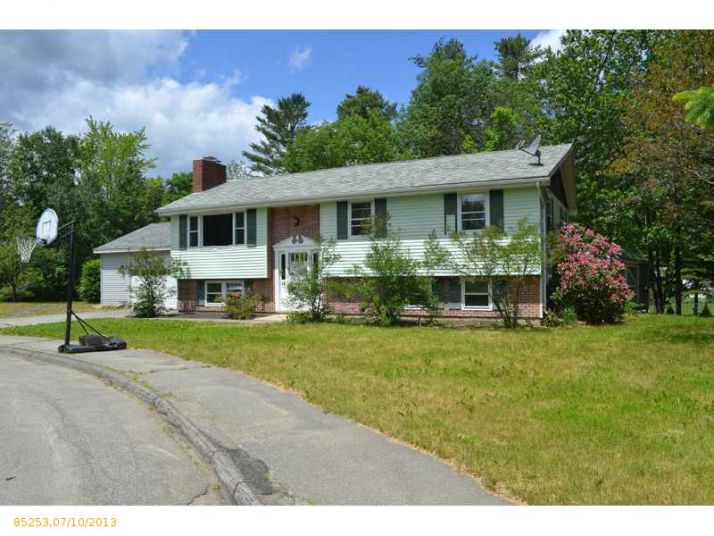 14 Indian Ridge St, Augusta, ME 04330