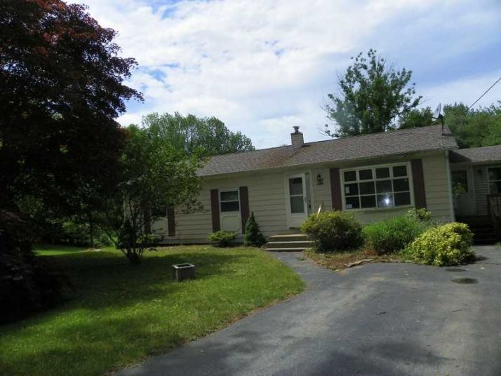 27 Old Putnam Rd, Danielson, CT 06239