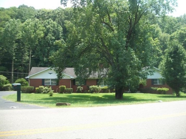 3964 Boy Scout Rd, Ashland, KY 41102