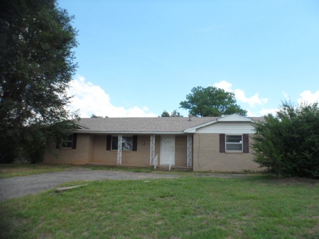 24 West Hickory St, Tryon, OK 74875