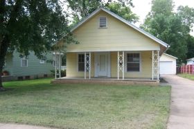 820 W Broadway St, Newton, KS 67114