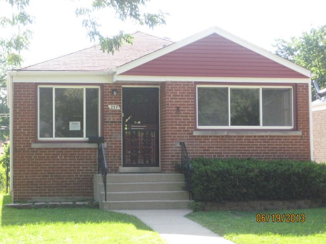 237 Rice Ave, Bellwood, IL 60104