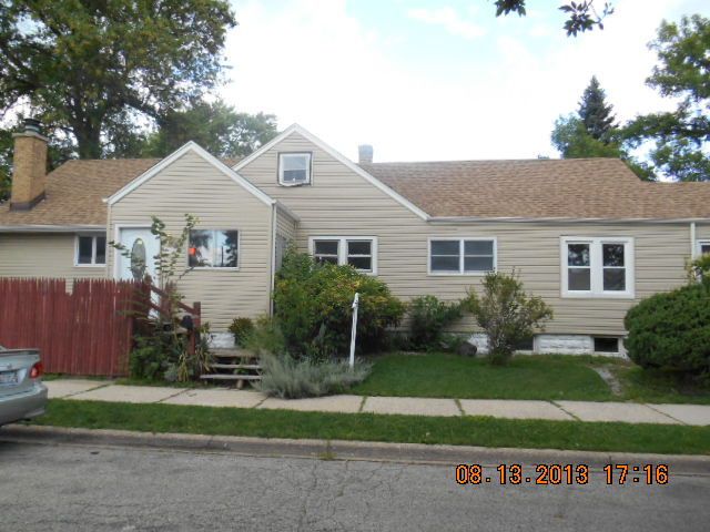 2006 Cooke Ct, Waukegan, IL 60085