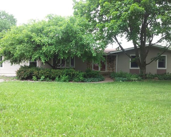 3316 E Crystal Lake Ave, Crystal Lake, IL 60014