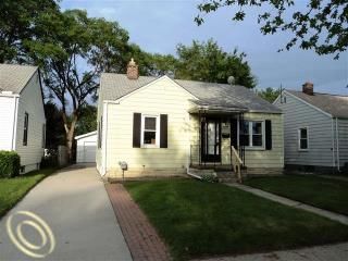 26138 Barrington St, Madison Heights, MI 48071