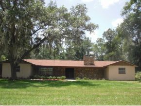 2820 W Cypress Dr, Dunnellon, FL 34433