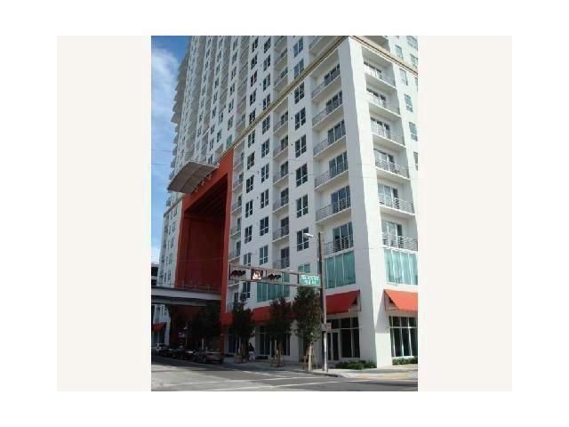 133 NE 2 AV # 3301, Miami, FL 33132