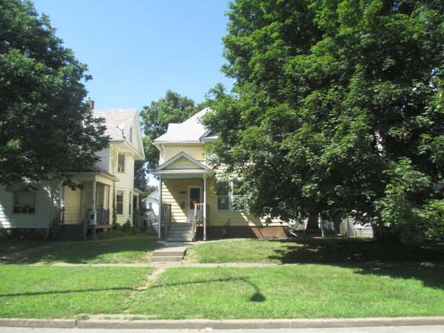 2030 W 2nd St, Davenport, IA 52802