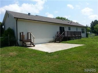 5 Love Dr, Hillsboro, MO 63050