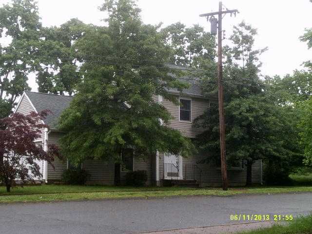 5 Windemere St, Manchester, CT 06042