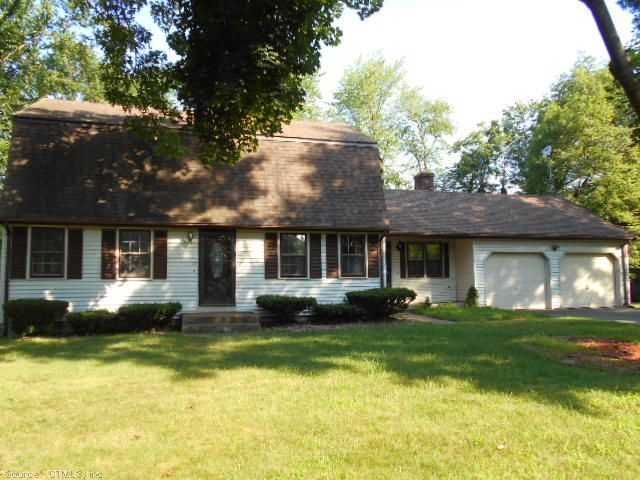 39 Heather Ln, Manchester, CT 06040