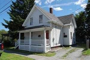 494 Hammond St, Bangor, ME 04401