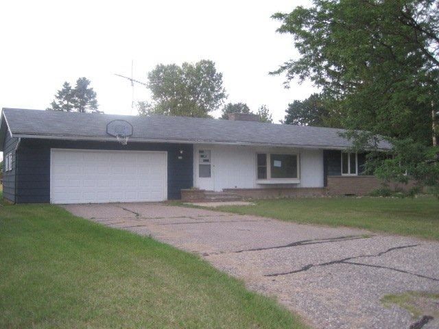 234 Walnut St, Manawa, WI 54949