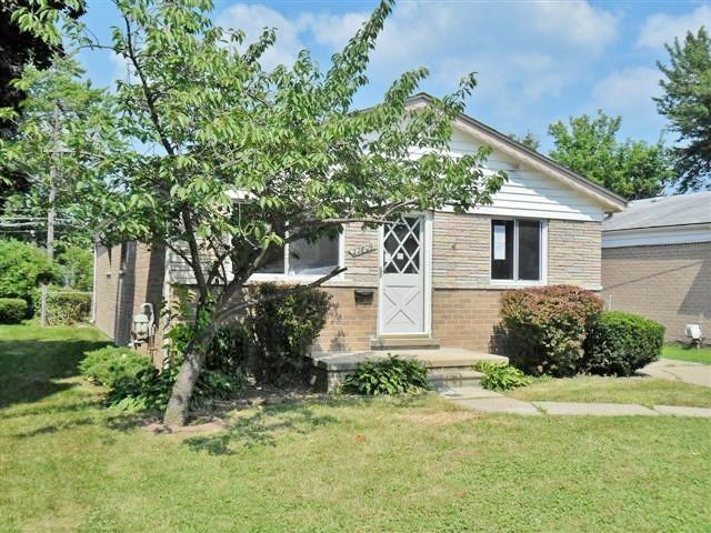 22809 Doremus St, Saint Clair Shores, MI 48080