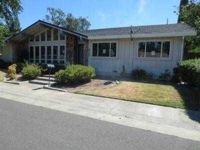 9523 School St, Elk Grove, CA 95624