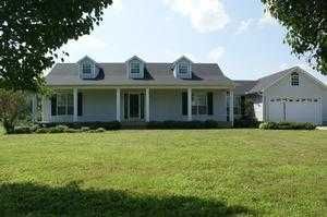 592 E Henderson Rd, Boaz, AL 35957