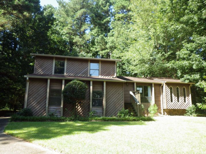 315 Grist Mill Ln, Lawrenceville, GA 30046