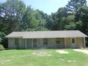 30 Androchowski Dr, Seminary, MS 39479