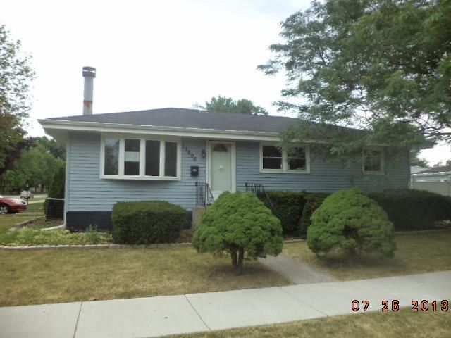 17806 Oakwood Avenue, Lansing, IL 60438