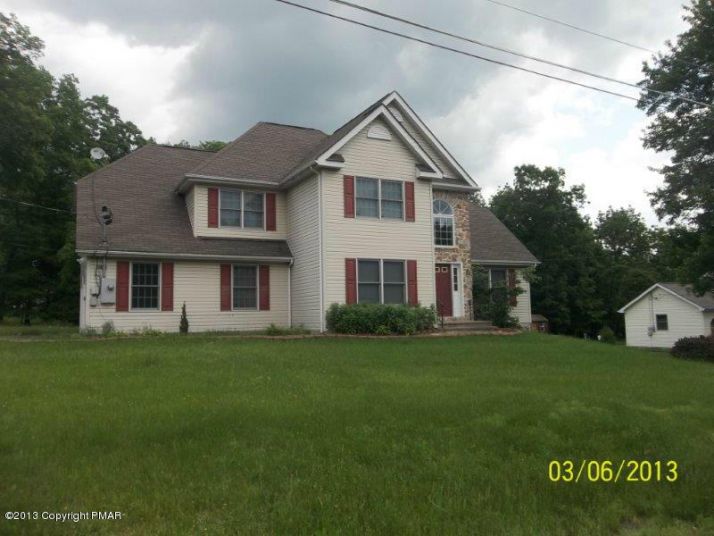 13 Brahms Ct, East Stroudsburg, PA 18301