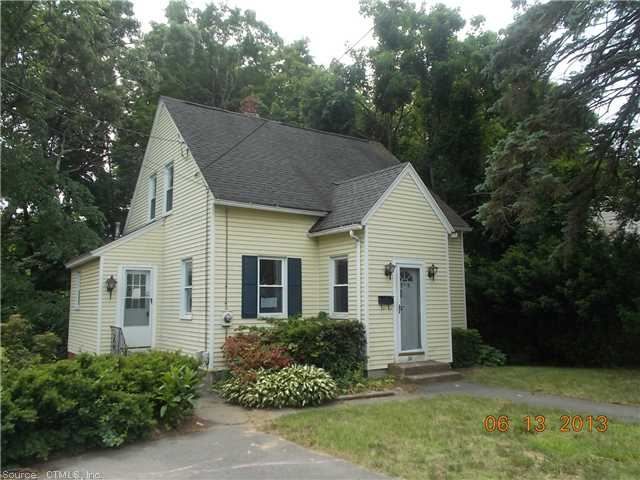 38 Hillside St, Manchester, CT 06042