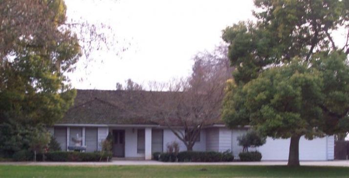 9121 E Sierra Ave, Clovis, CA 93619