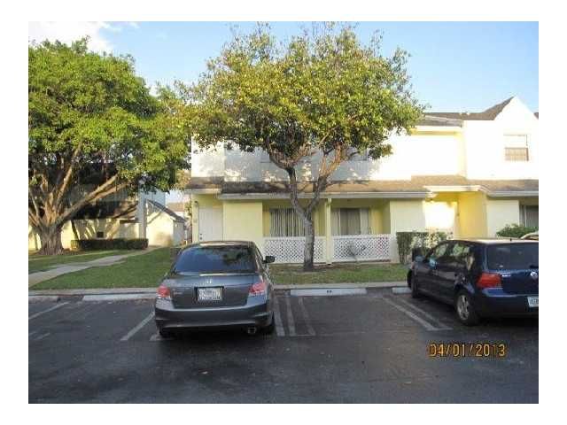 17505 NW 67 PL # 11A, Hialeah, FL 33015